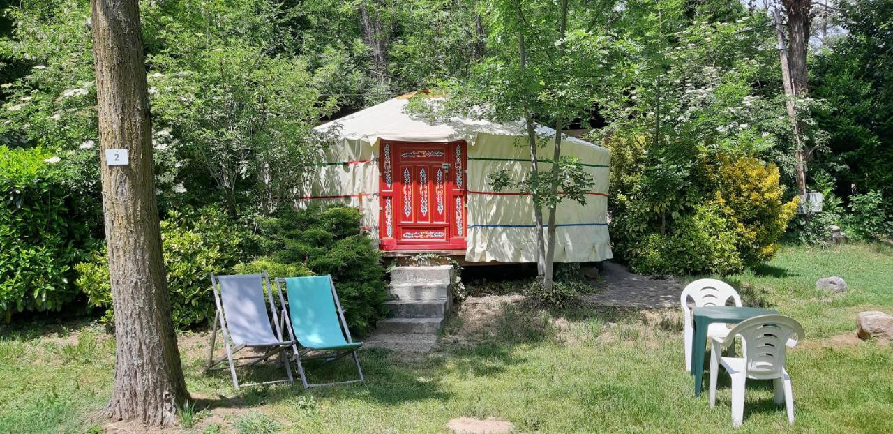 Camping Ushuaia Villages Le Viaduc Arlebosc Exterior foto
