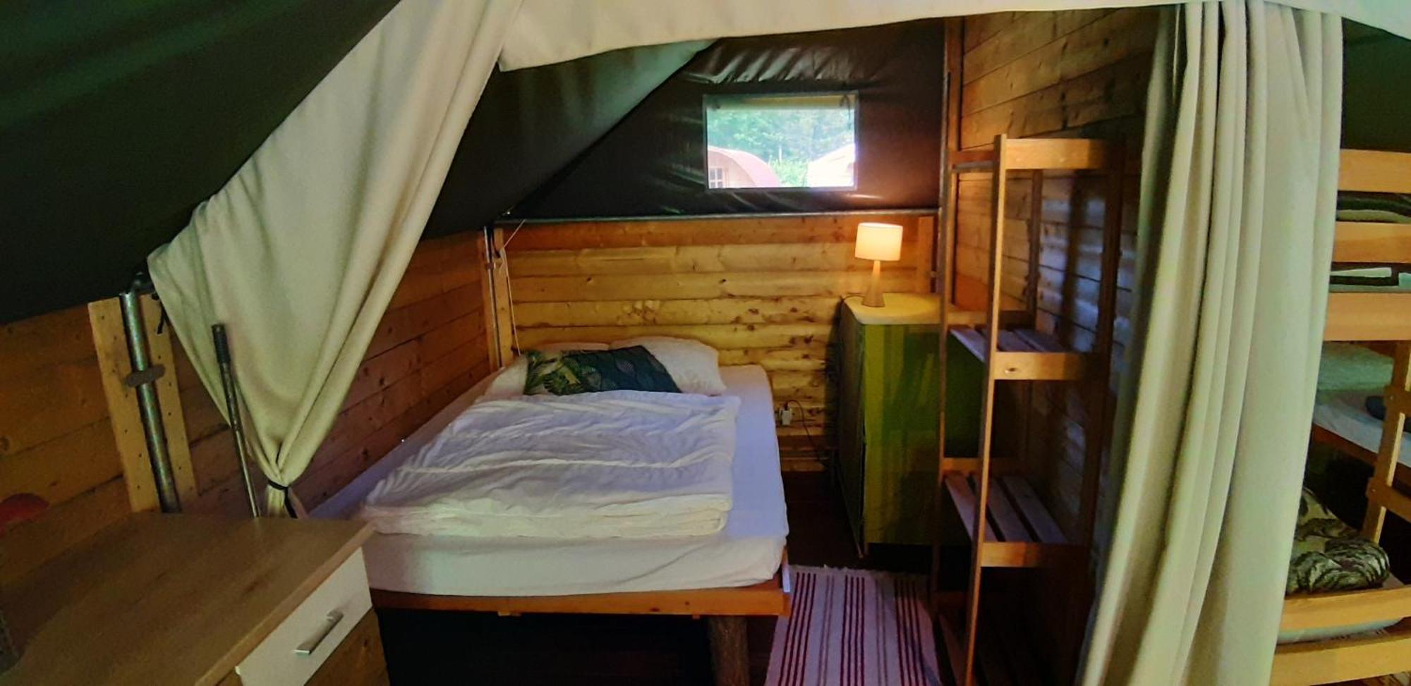 Camping Ushuaia Villages Le Viaduc Arlebosc Exterior foto