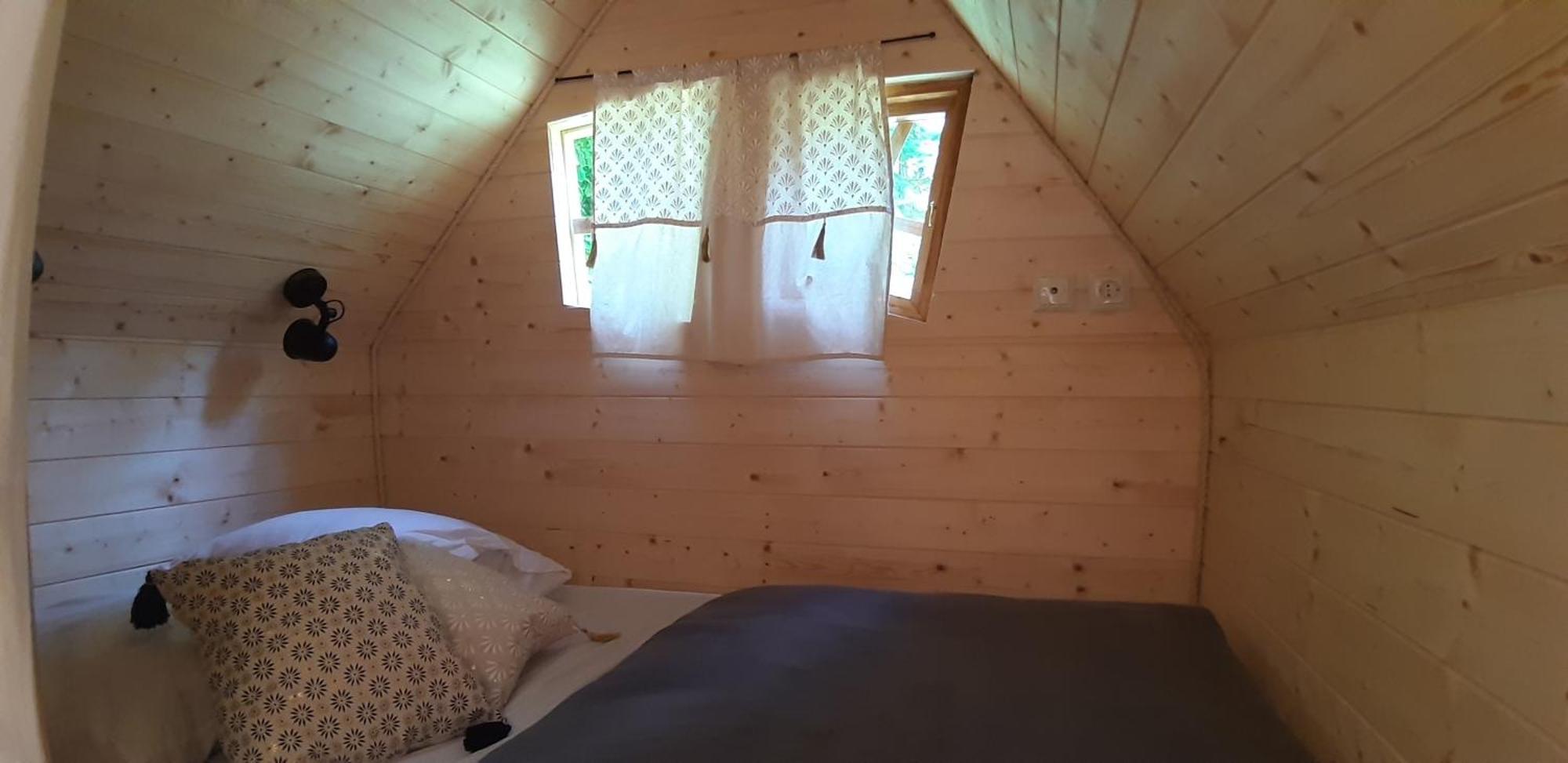 Camping Ushuaia Villages Le Viaduc Arlebosc Exterior foto